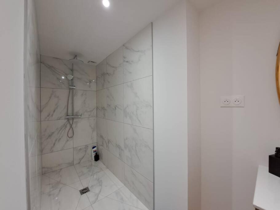 Mascate - Appartement Climatise En Hypercentre Реймс Екстер'єр фото